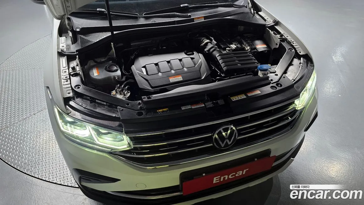 Volkswagen Tiguan — фото 7