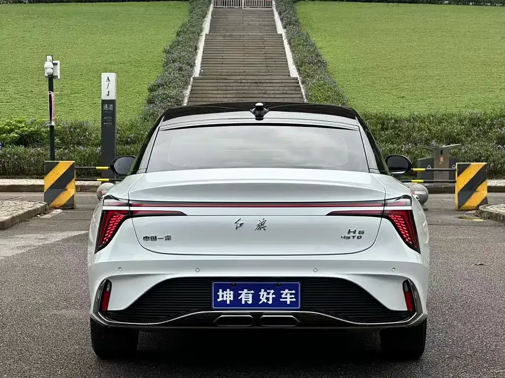 Hongqi H6 — фото 6