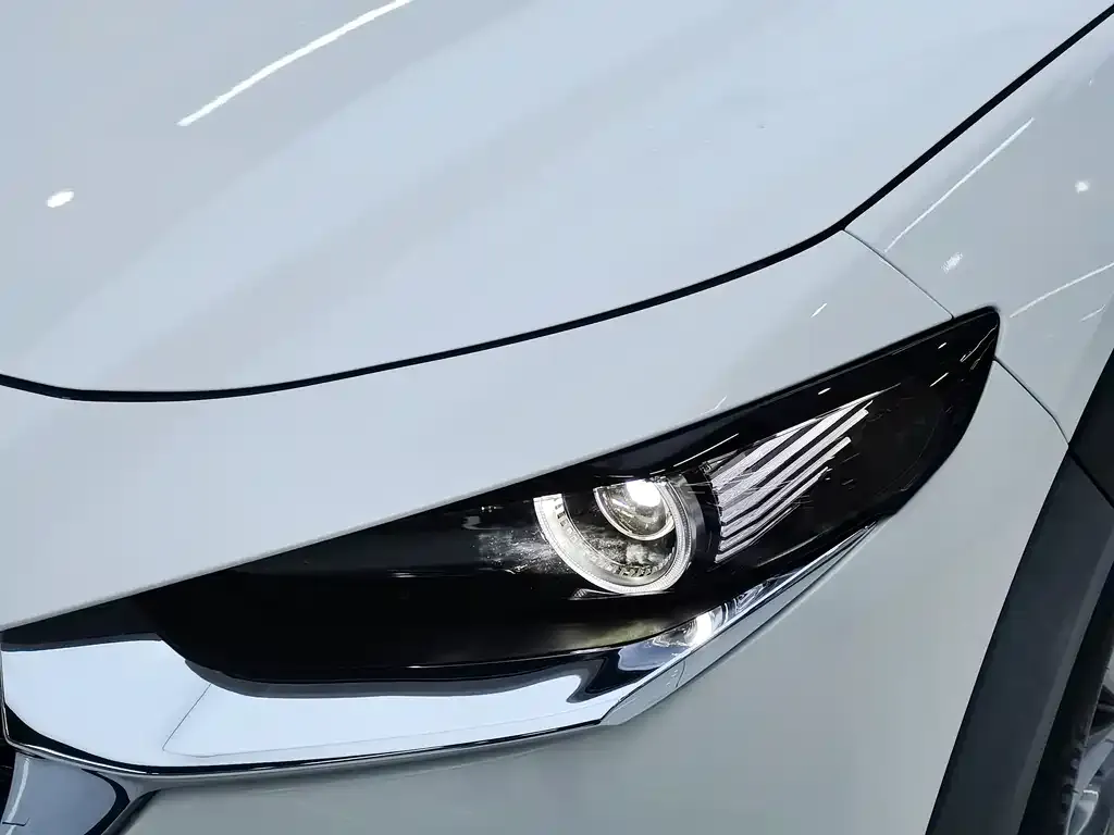 Mazda CX-30 — фото 4