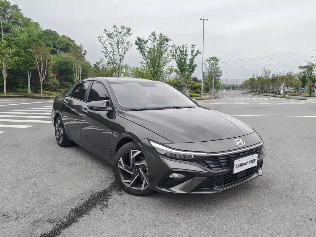 Hyundai Elantra — фото 9