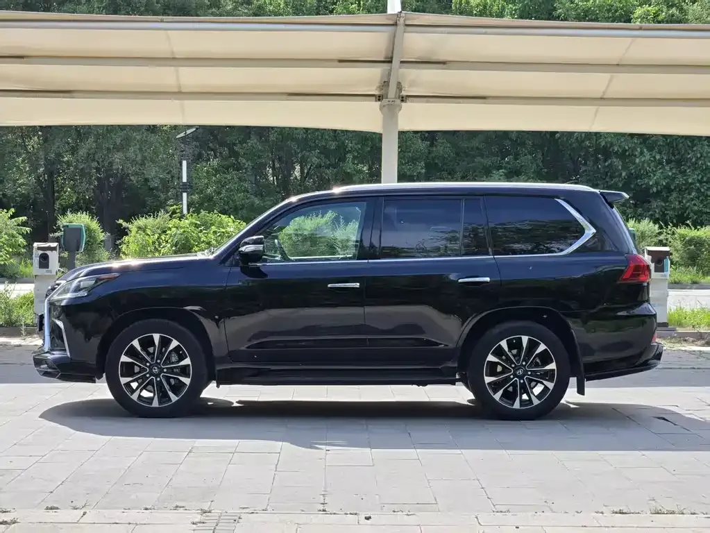 Lexus LX — фото 3