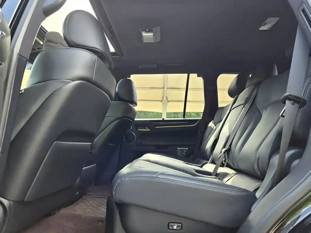 Lexus LX — фото 2