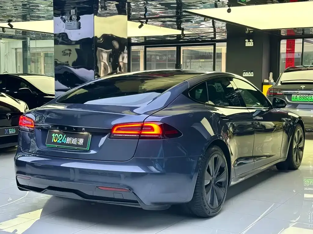 Tesla Model S — фото 9