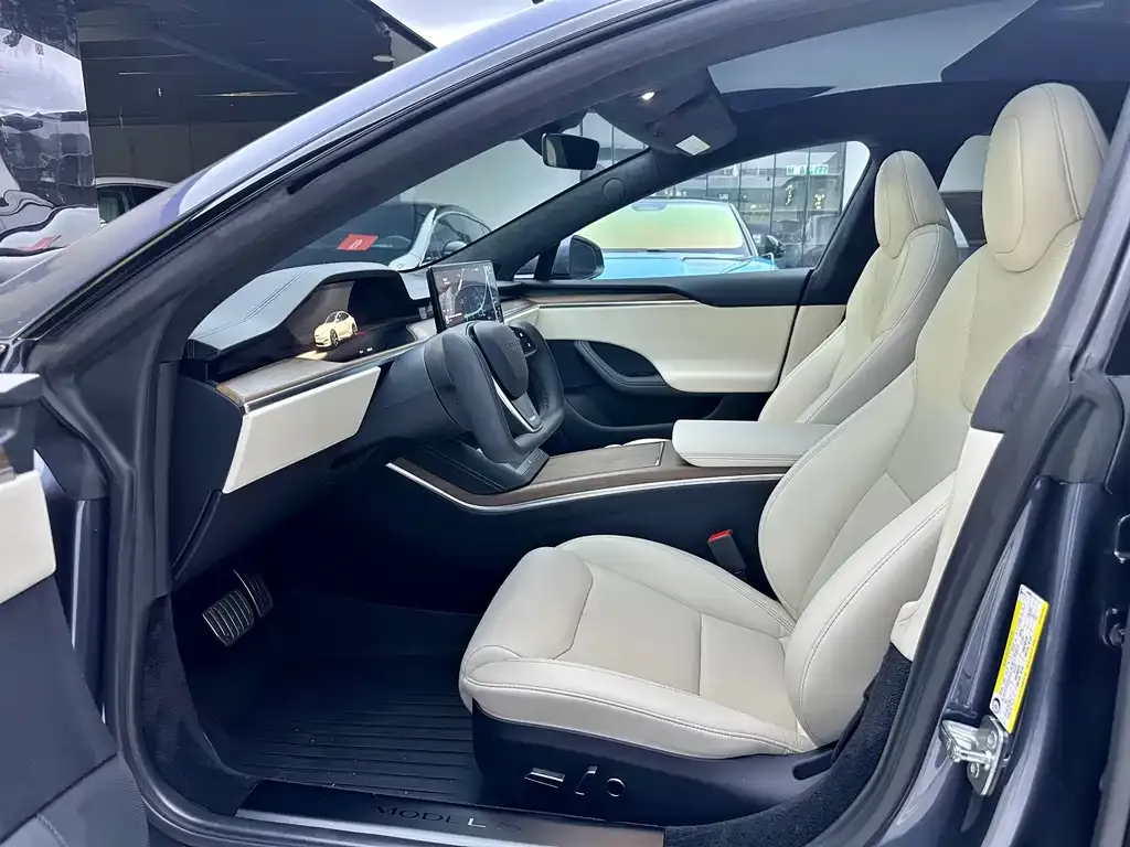 Tesla Model S — фото 5