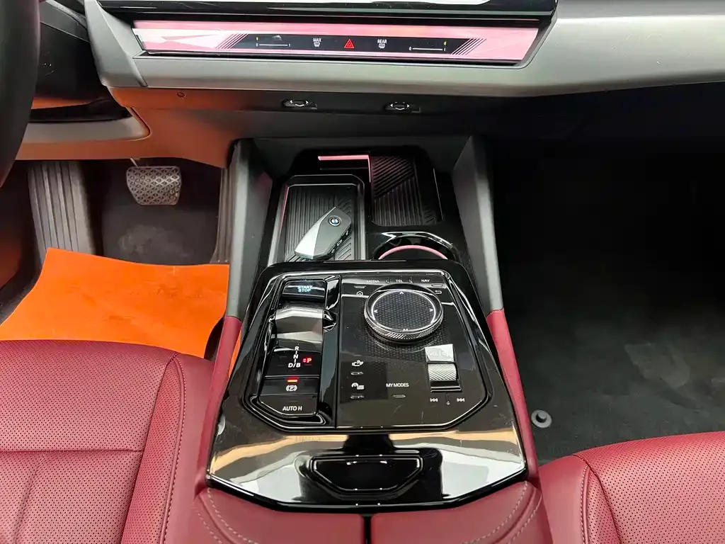 BMW i5 — фото 2