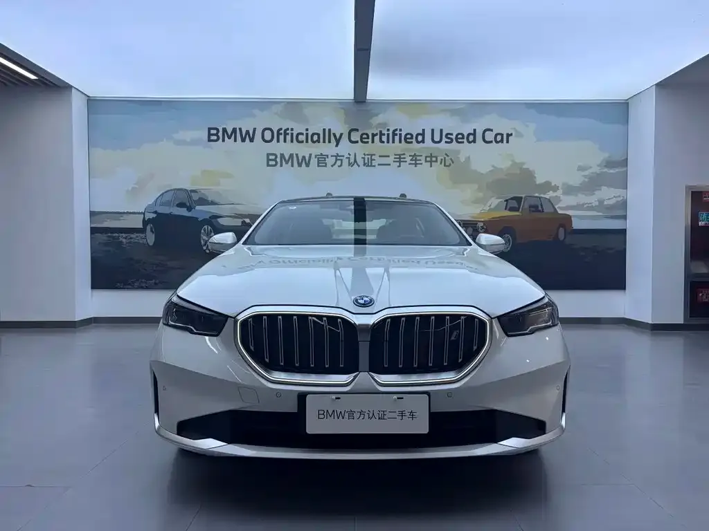 BMW i5 — фото 2