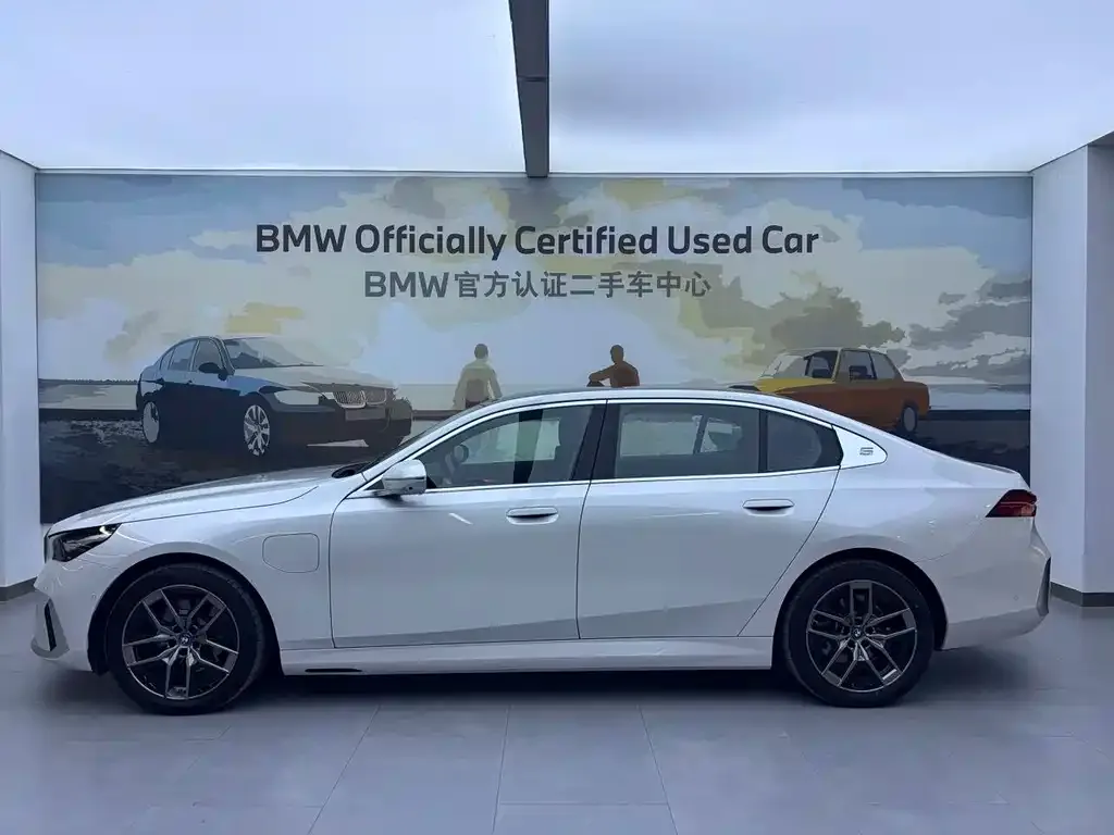 BMW i5 — фото 10