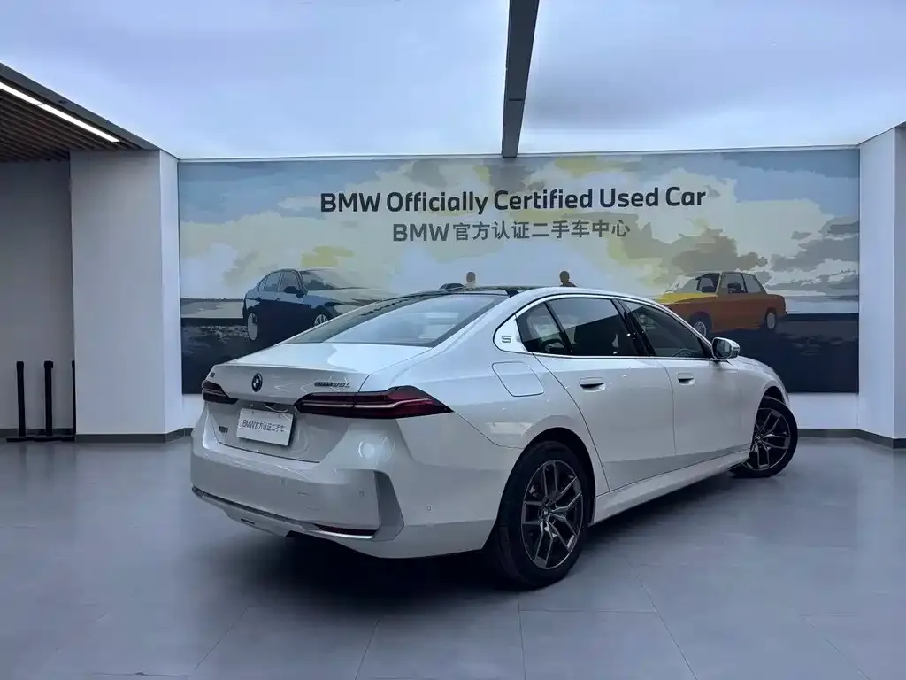 BMW i5 — фото 9