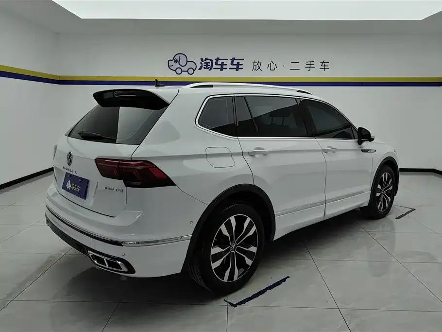 Volkswagen Tiguan L — фото 9