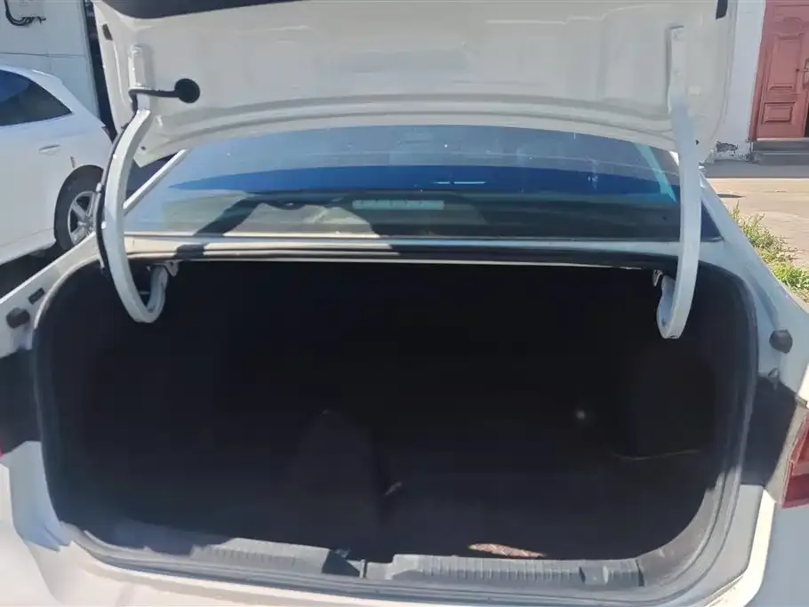 Volkswagen Lavida — фото 3