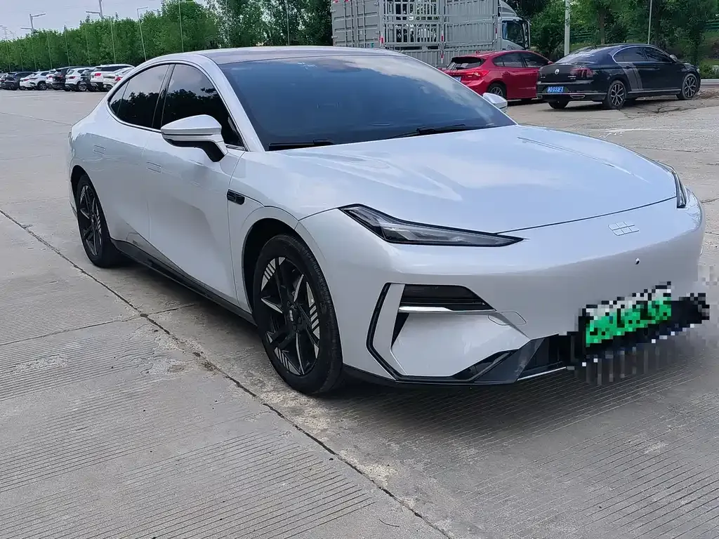 Geely Galaxy E8 — фото 10