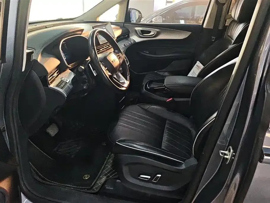 Roewe iMAX8 — фото 6