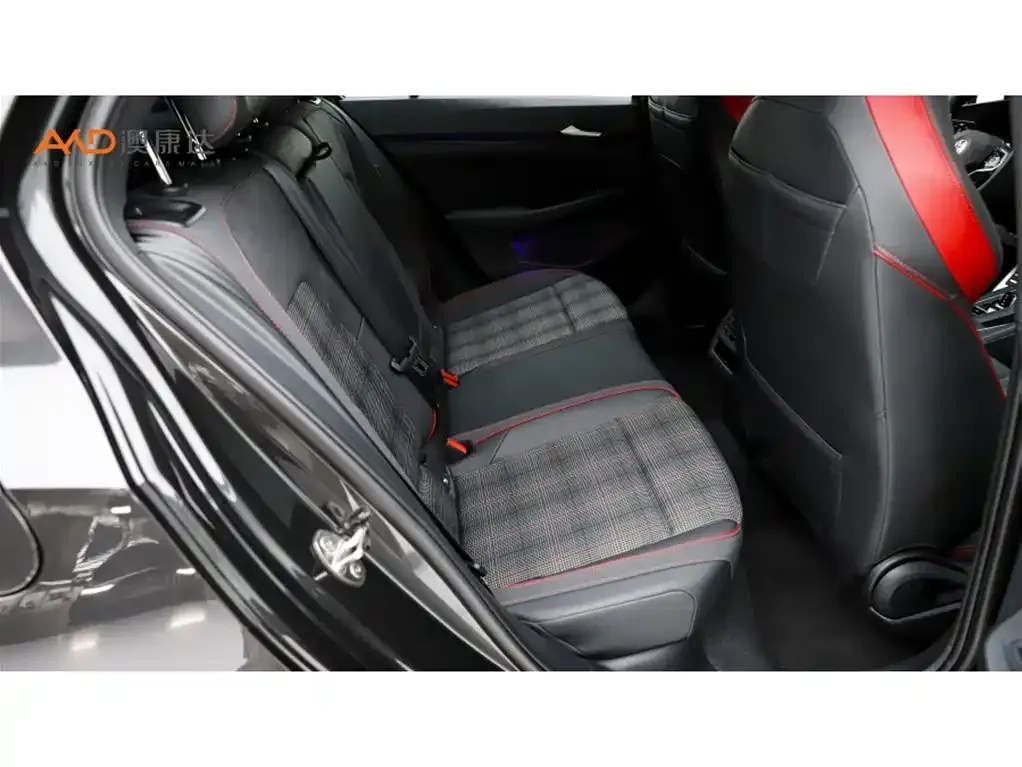 Volkswagen Golf GTI — фото 4