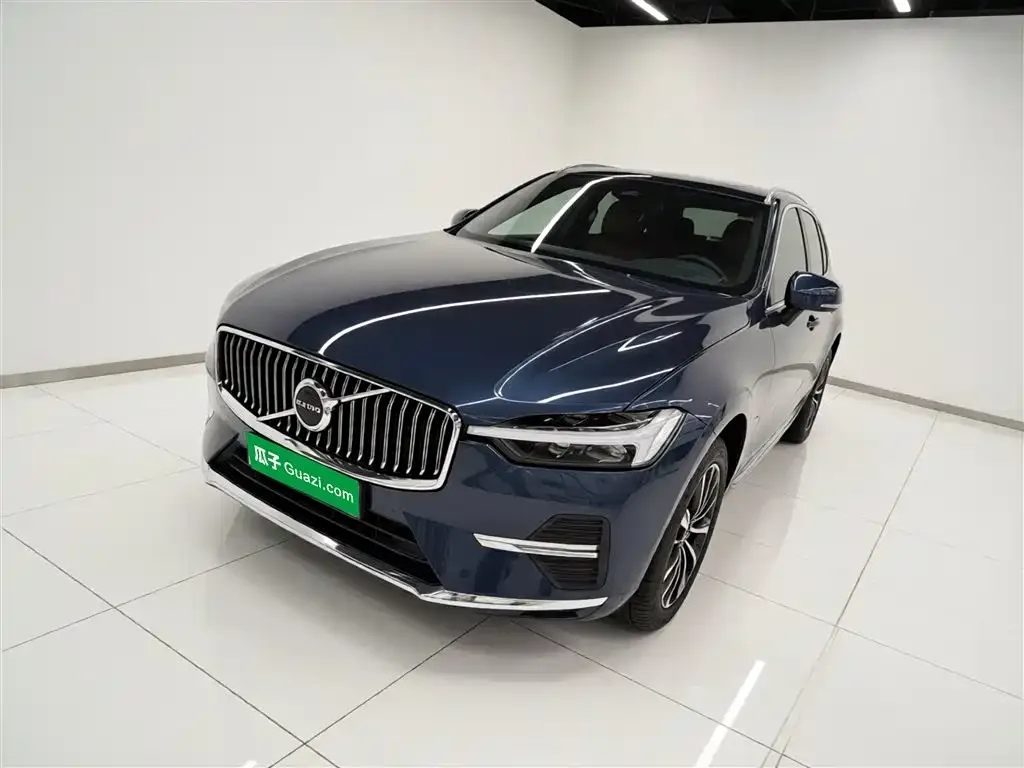Volvo XC60 — фото 7