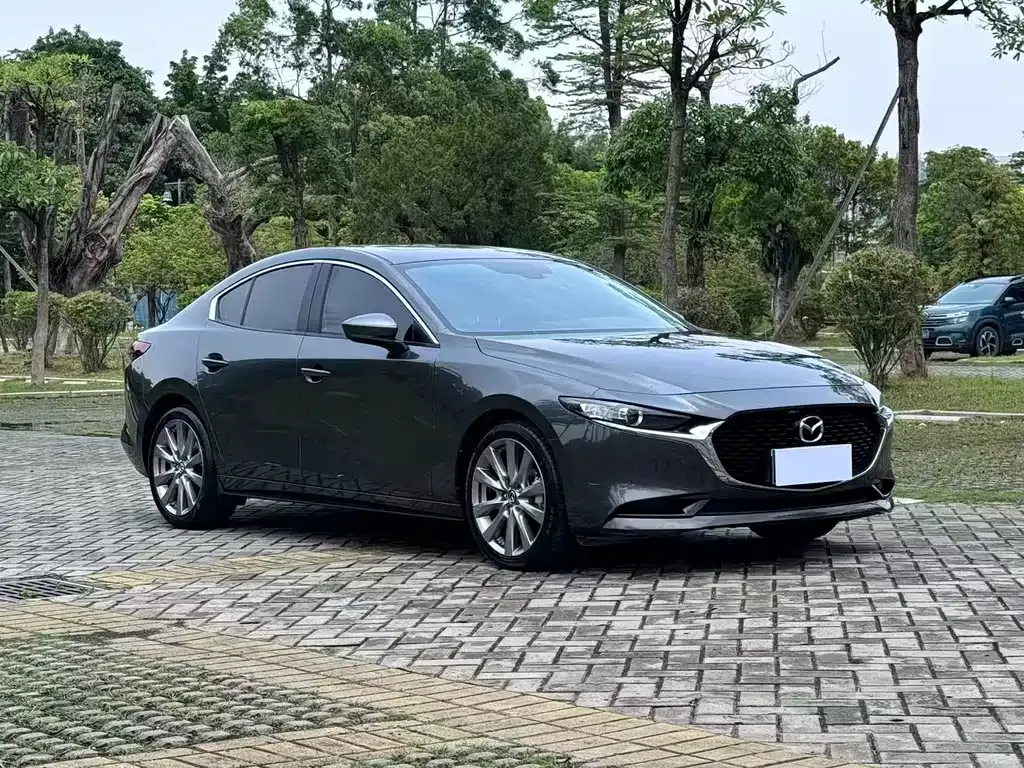 Mazda 3 Axela — фото 10