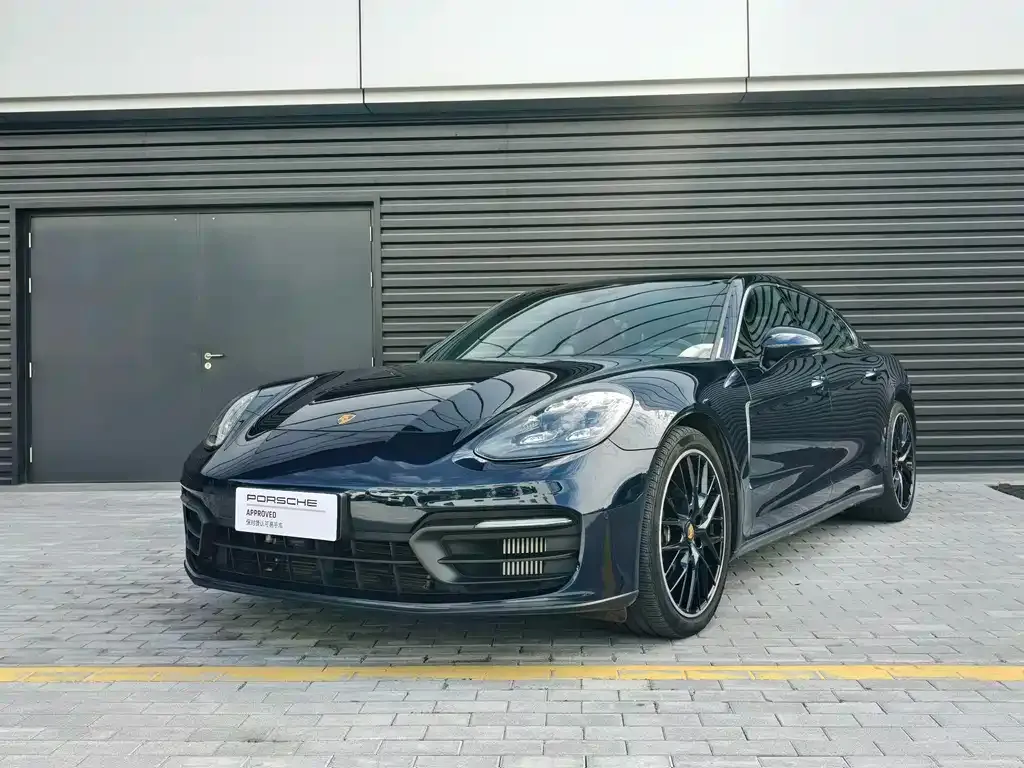 Porsche Panamera — фото 1