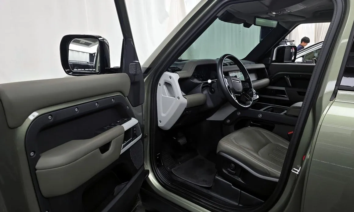 Land Rover Defender — фото 10