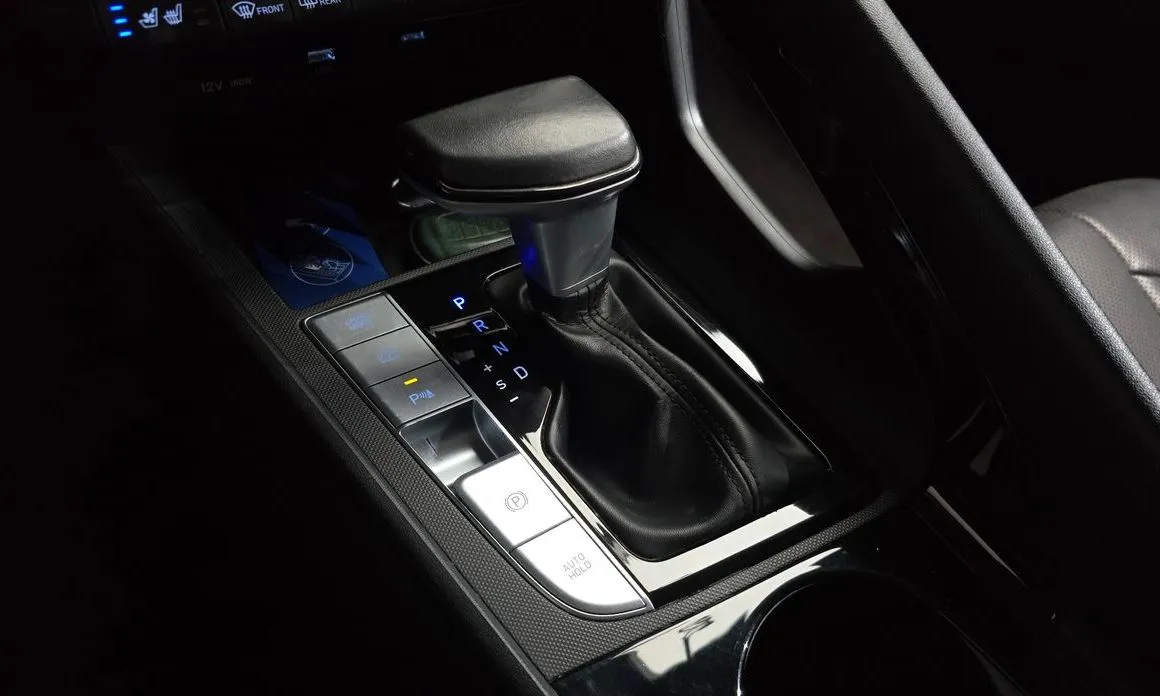 Hyundai AVANTE — фото 9