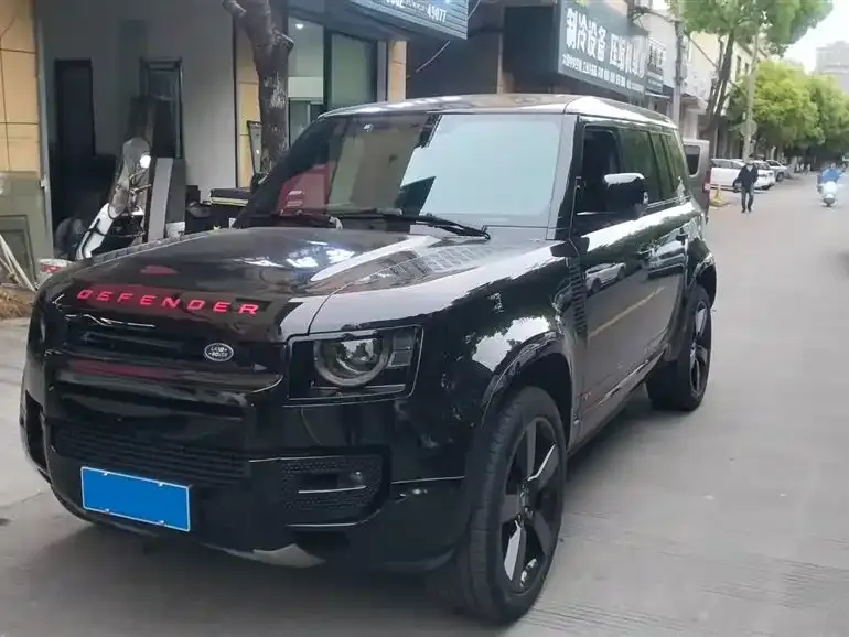 Land Rover Defender — фото 1