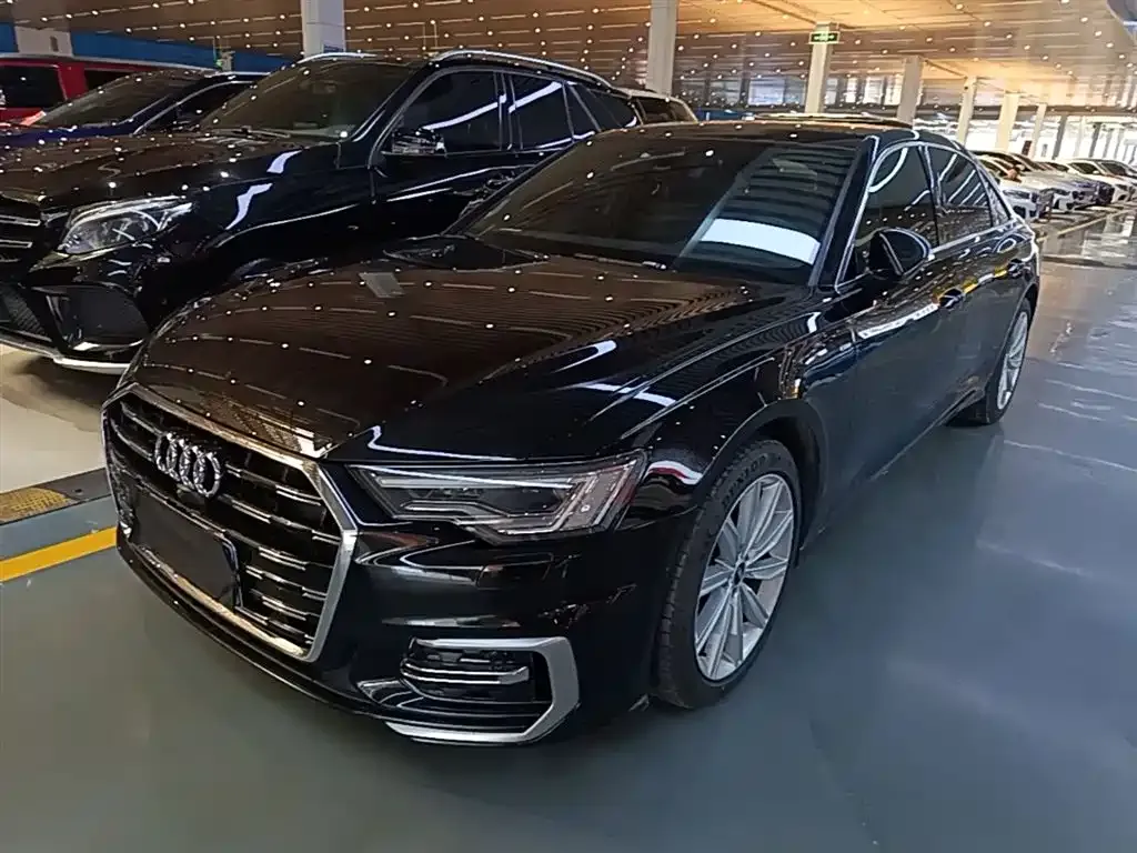 Audi A6L — фото 1