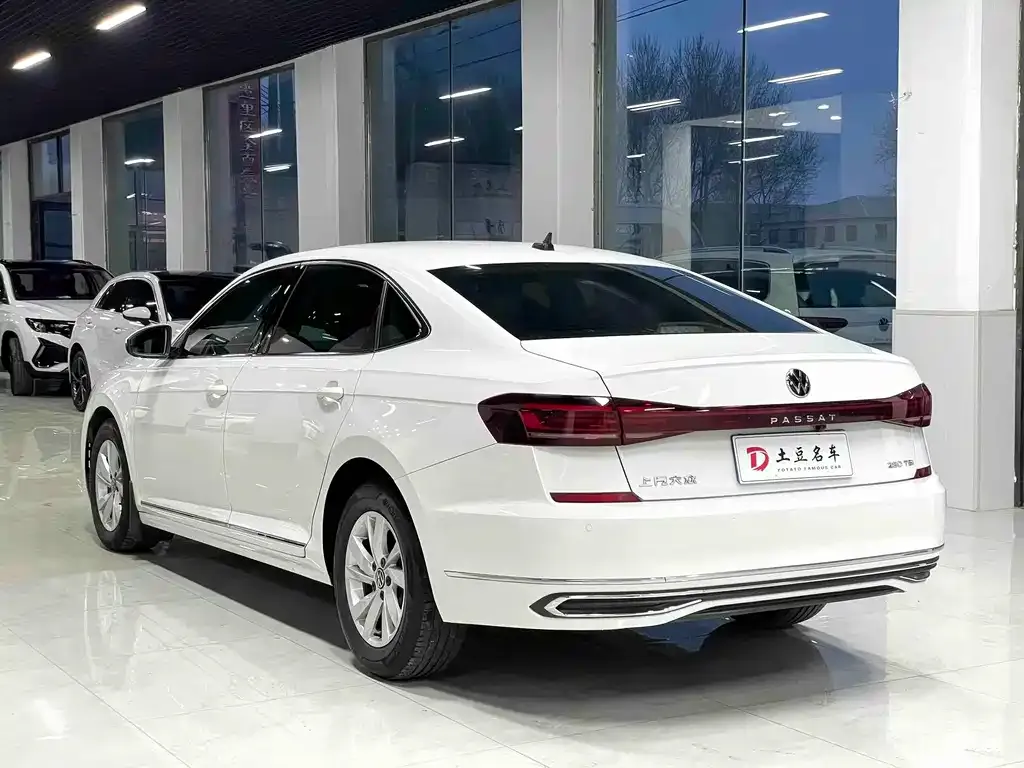 Volkswagen Passat — фото 3