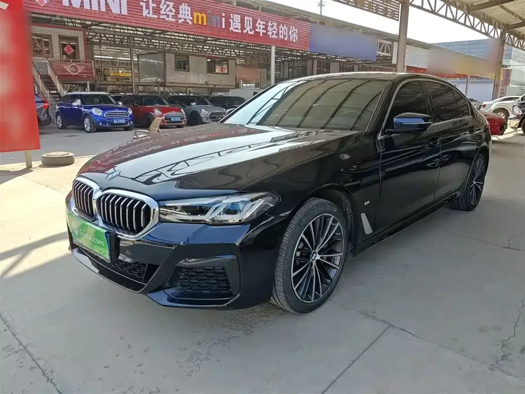 BMW 5 Series — фото 1