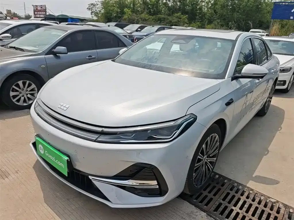 Geely Galaxy A7 — фото 1