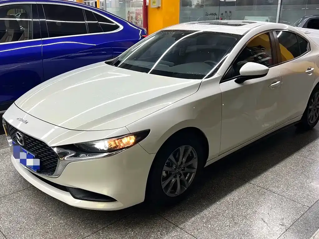Mazda 3 Axela — фото 3