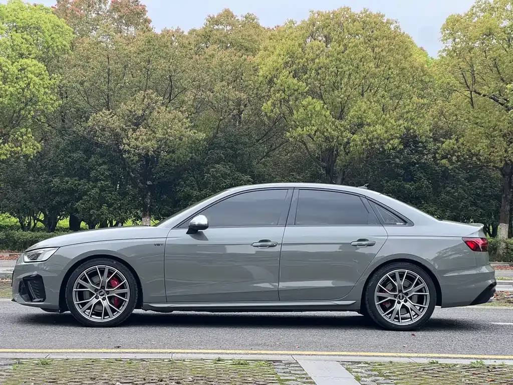 Audi S4 — фото 4