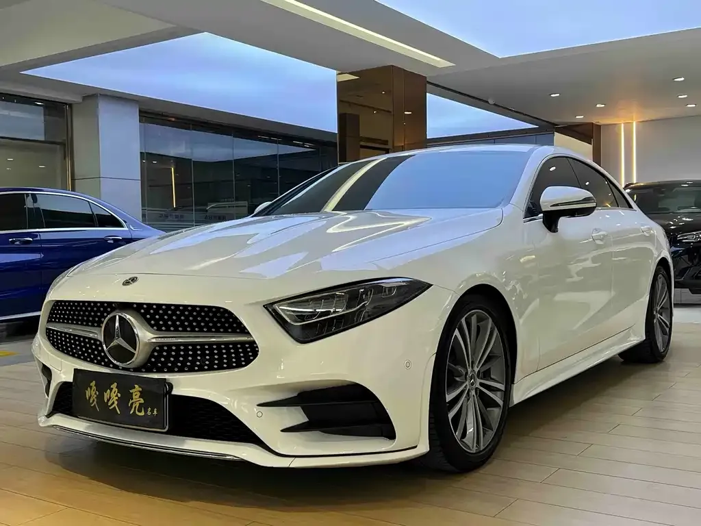 Mercedes-Benz CLS — фото 1