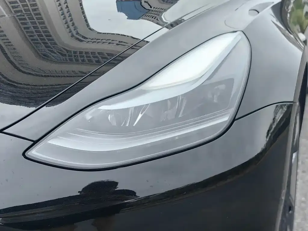 Tesla Model 3 — фото 4