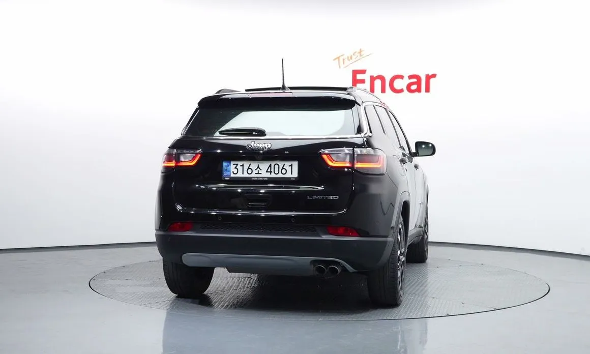 Jeep Compass — фото 2