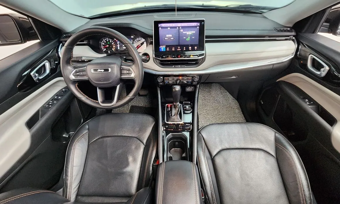 Jeep Compass — фото 4