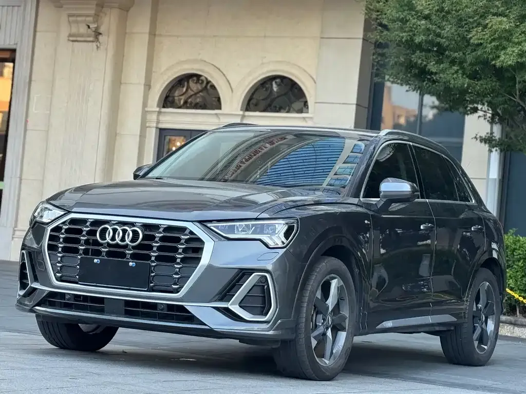 Audi Q3 — фото 1