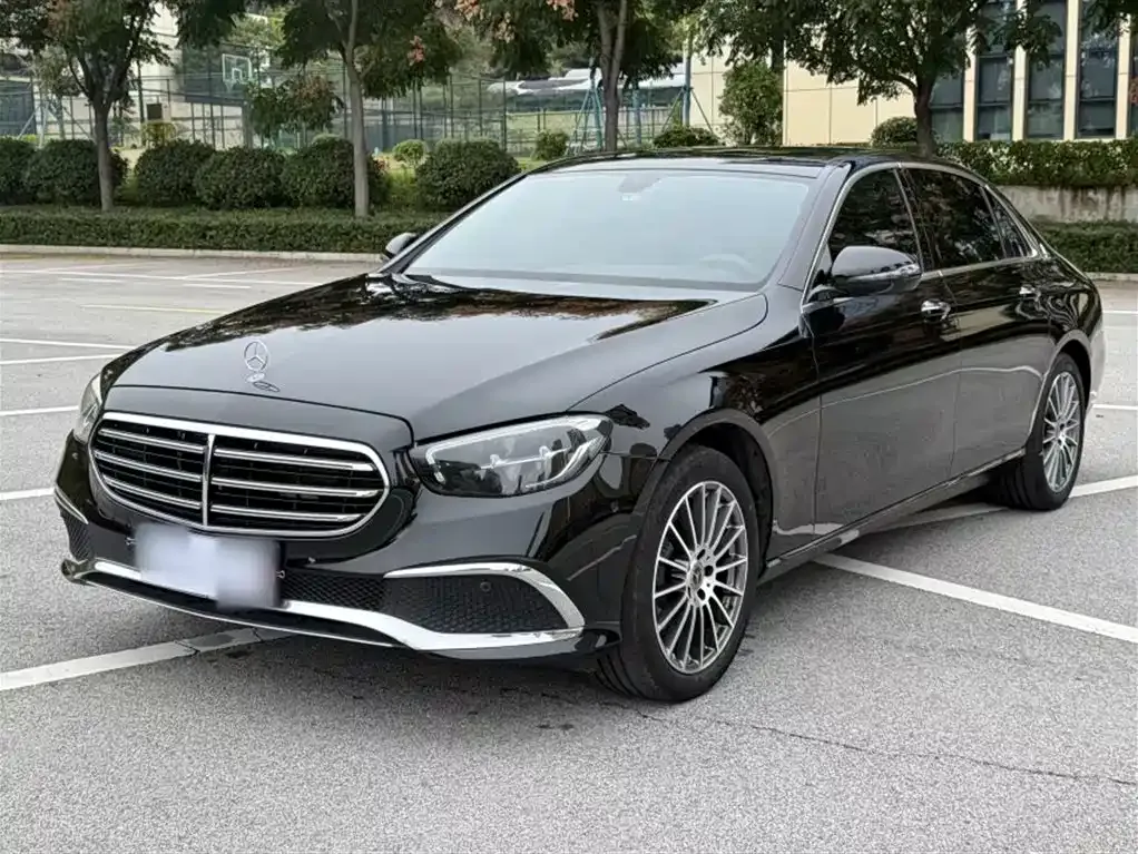 Mercedes-Benz E-Class — фото 9