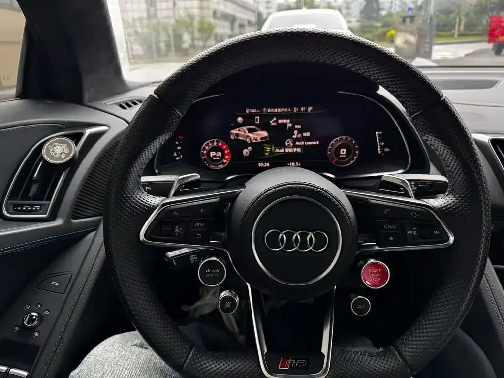 Audi R8 — фото 8