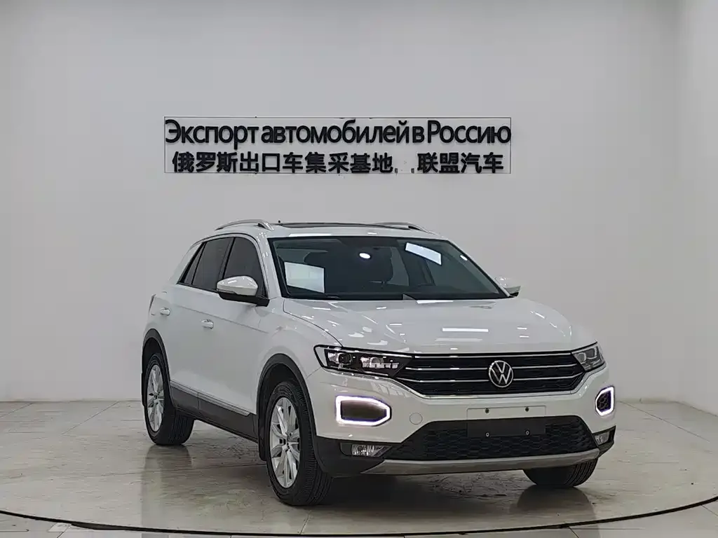 Volkswagen T-Roc — фото 9