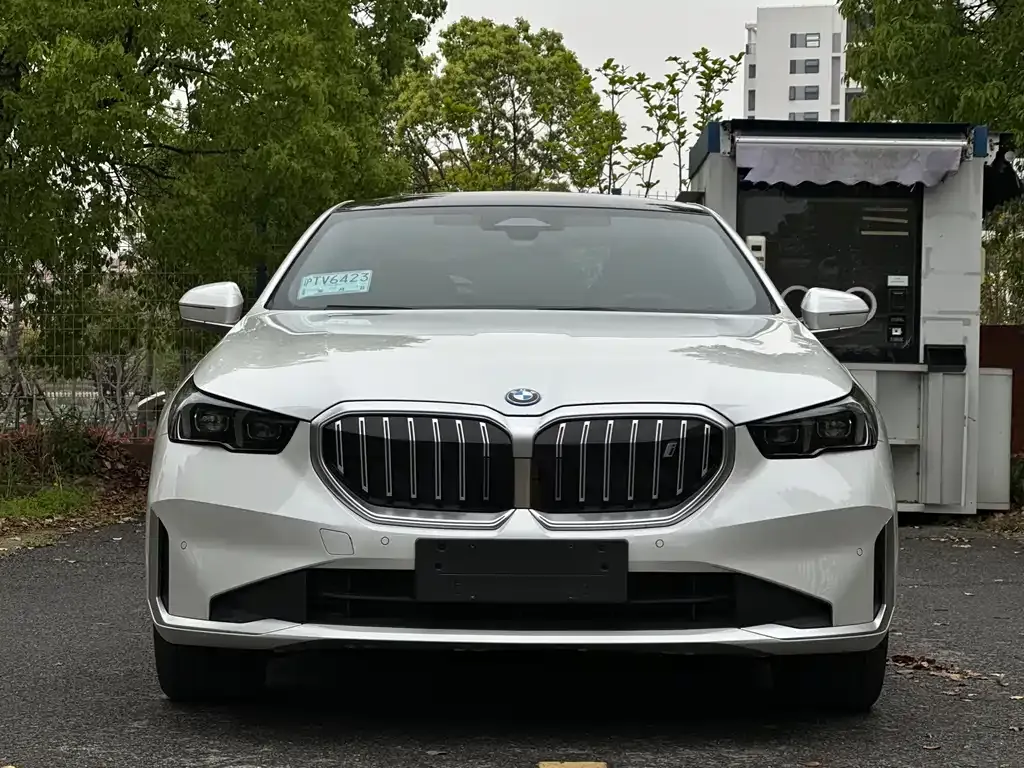 BMW i5 — фото 7