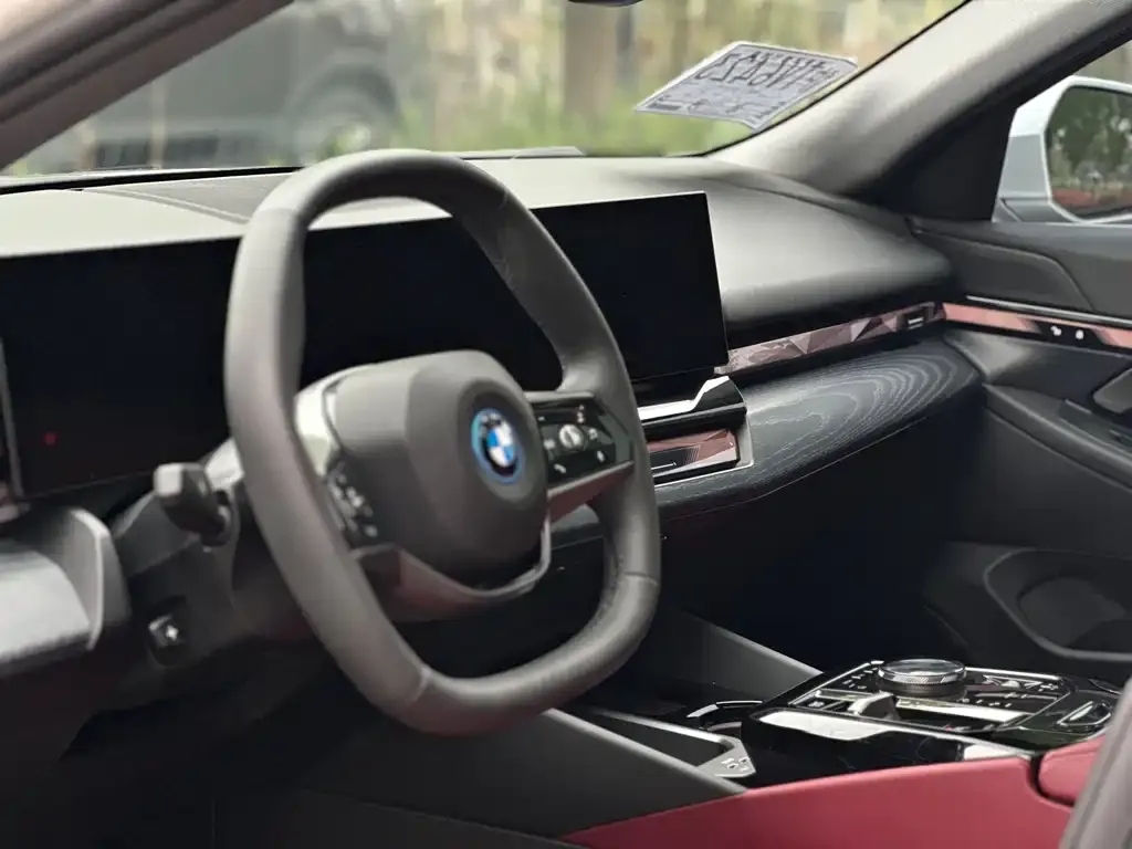 BMW i5 — фото 4
