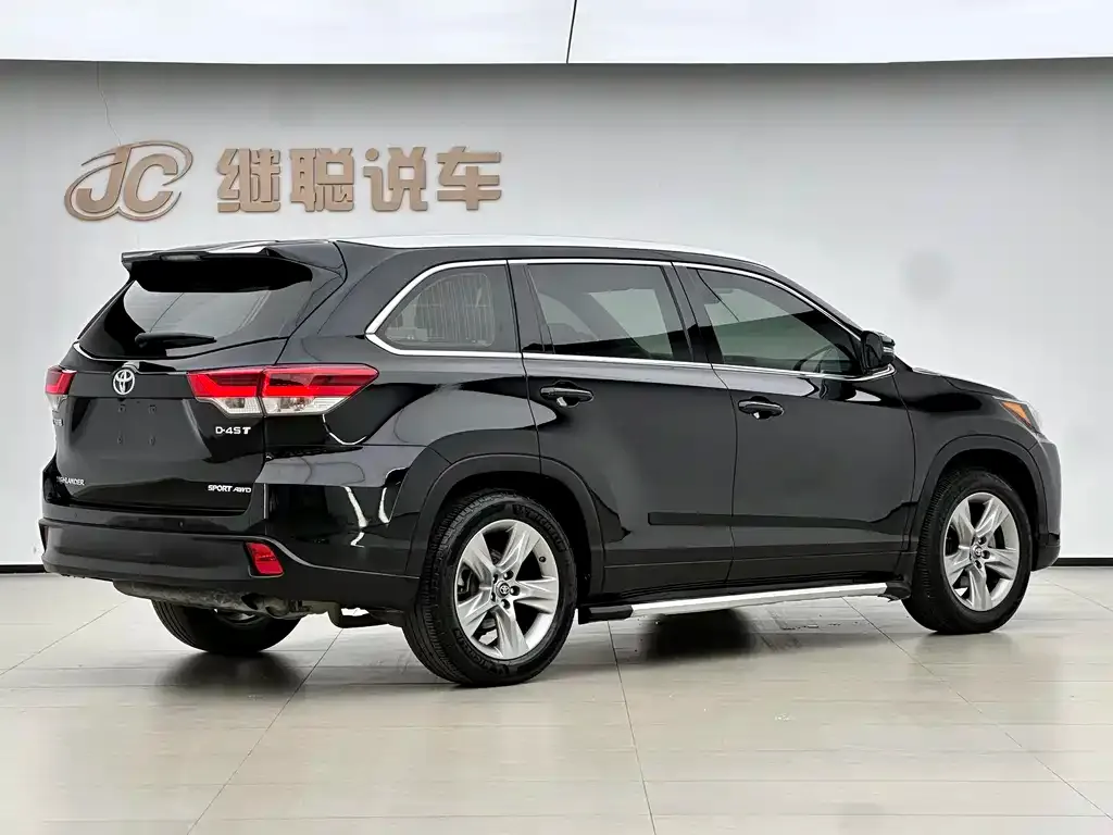 Toyota Highlander — фото 8
