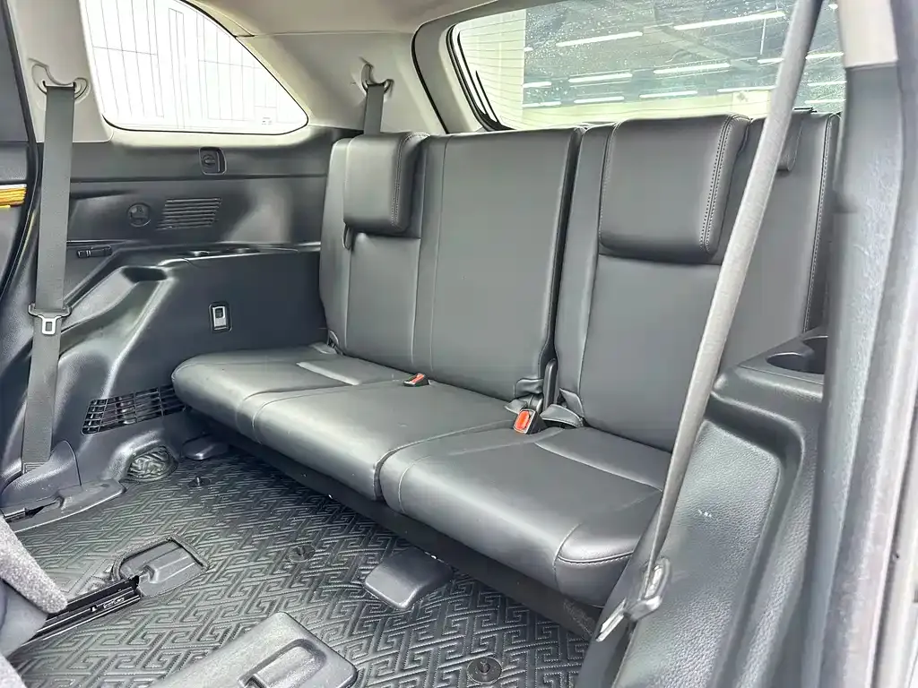 Toyota Highlander — фото 9
