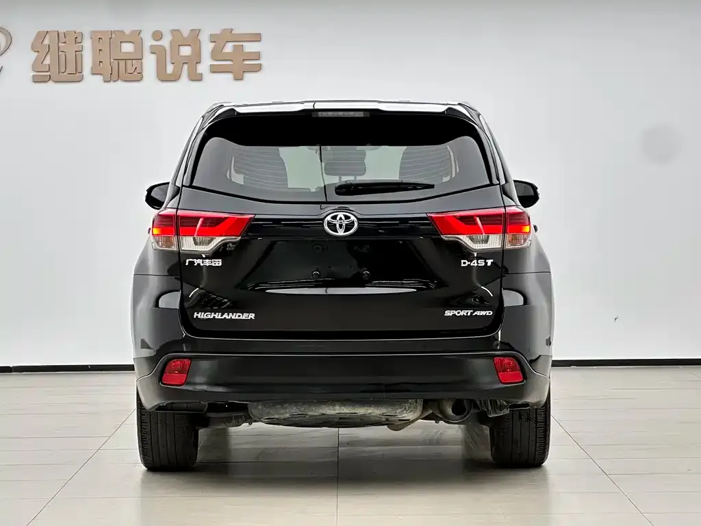 Toyota Highlander — фото 6