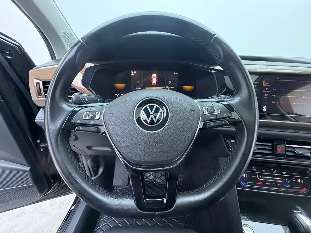 Volkswagen Tharu — фото 8