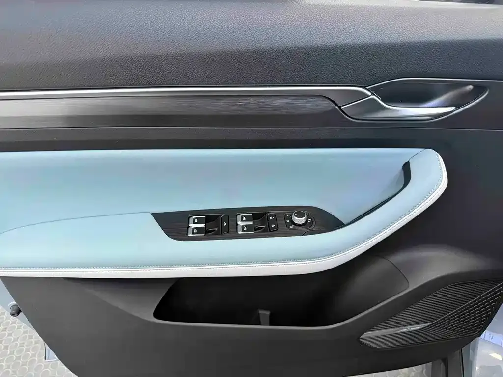 Geely Emgrand S — фото 3