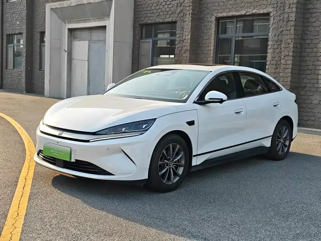 BYD Qin L — фото 1