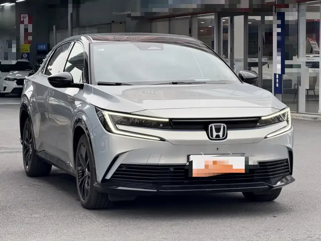 Honda e:NP2 — фото 1