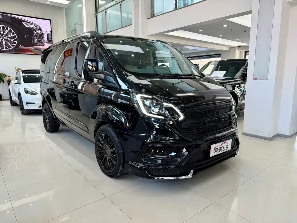 Ford Tourneo — фото 9
