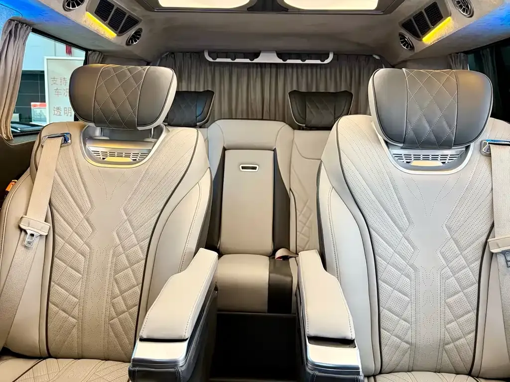 Ford Tourneo — фото 10