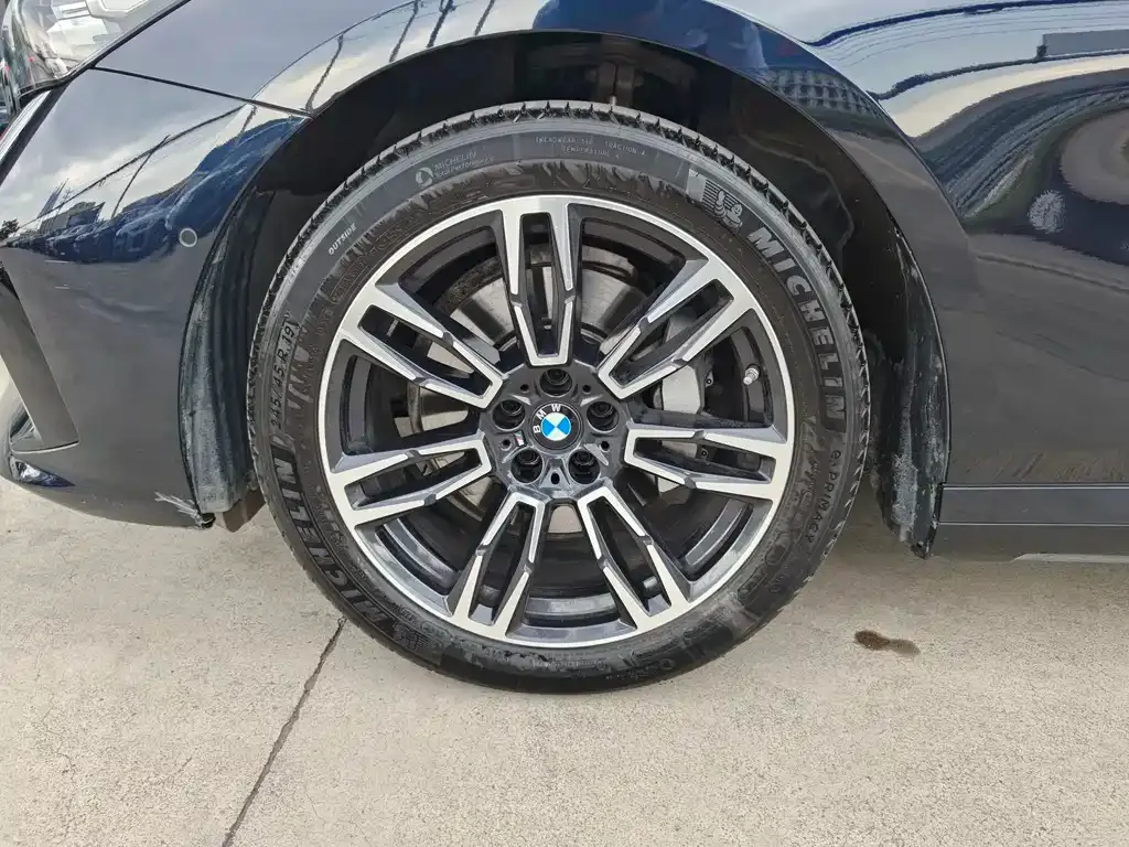 BMW 5 Series — фото 10