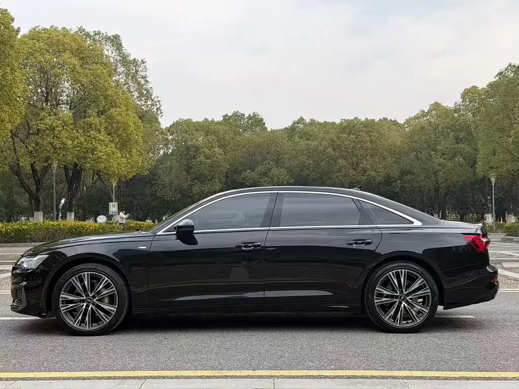 Audi A6L — фото 8